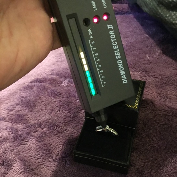 Designer Vintage 10K White Gold Natural Diamond Ring- - Picture 10 of 16